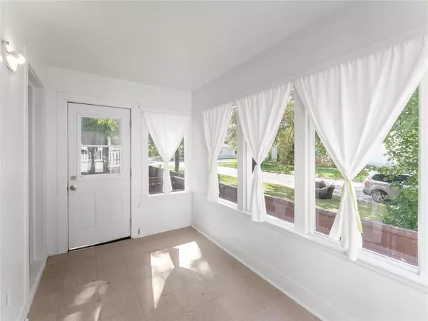 Winnipeg, MB R2C2S6,704 Madeline Street