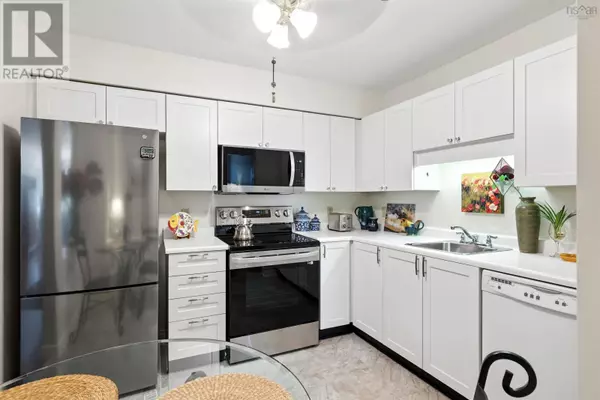 83 Kearney Lake RD #208, Halifax, NS B3M4E6