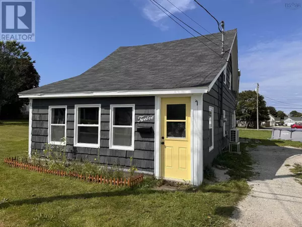 12 Church Street, Yarmouth, NS B5A3Z1