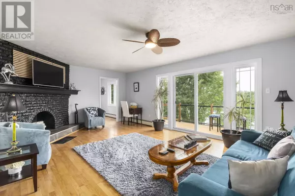 Middle Sackville, NS B4E3B8,565 Lakeview Avenue