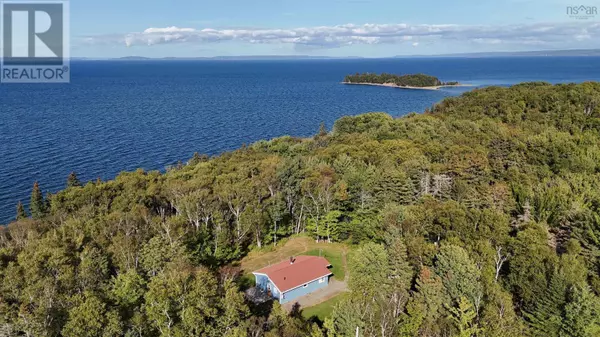 5735 West Bay Rd, Roberta, NS B0E3K0