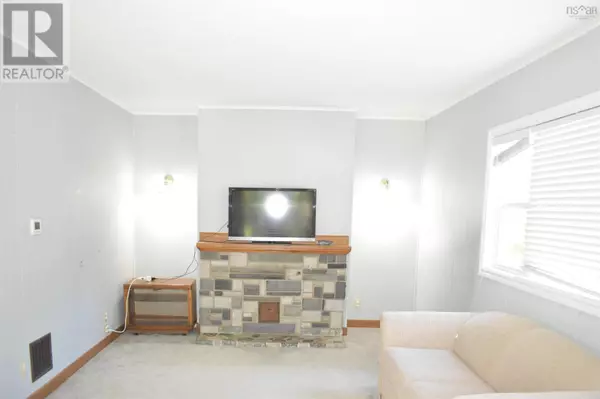 Liverpool, NS B0T1K0,112 Bristol Avenue