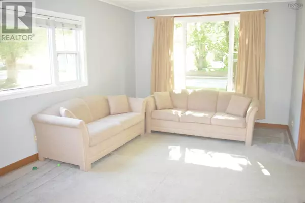 Liverpool, NS B0T1K0,112 Bristol Avenue