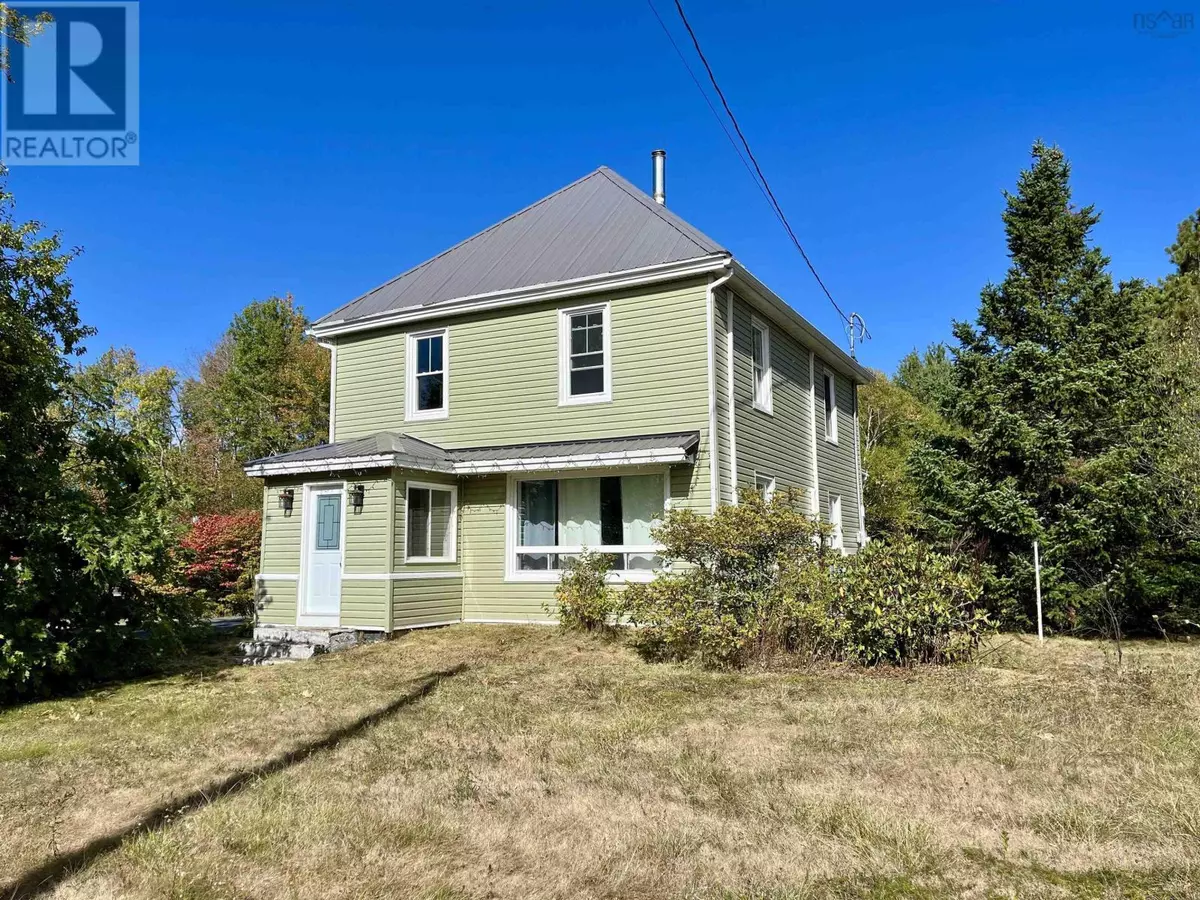 Caledonia, NS B0T1B0,9744 Highway 8