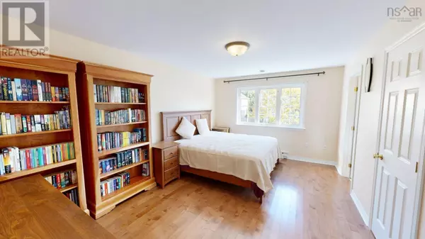 11 Glenbourne Court, Halifax, NS B3S1E2