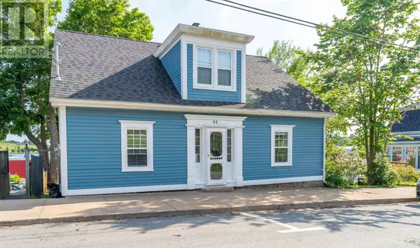 Lunenburg, NS B0J2C0,44 Montague Street