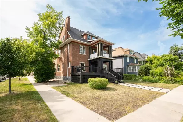 Winnipeg, MB R3M0R8,874 Dorchester Avenue
