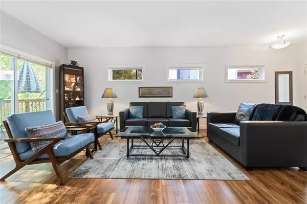 Winnipeg, MB R2N0J3,1 102 Sandrington Drive