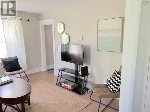 Shelburne, NS B0T1W0,36 Transvaal Street