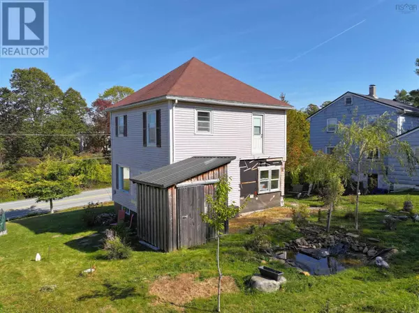 Lunenburg, NS B0J2C0,275 Dufferin Street