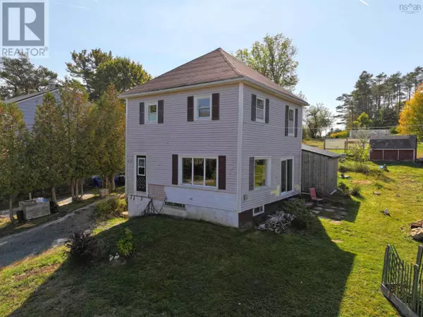 Lunenburg, NS B0J2C0,275 Dufferin Street