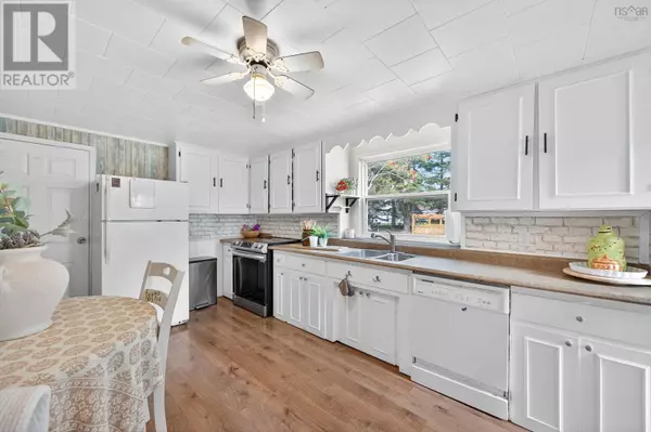 Glace Bay, NS B1A1Y2,47 BORDEN Street