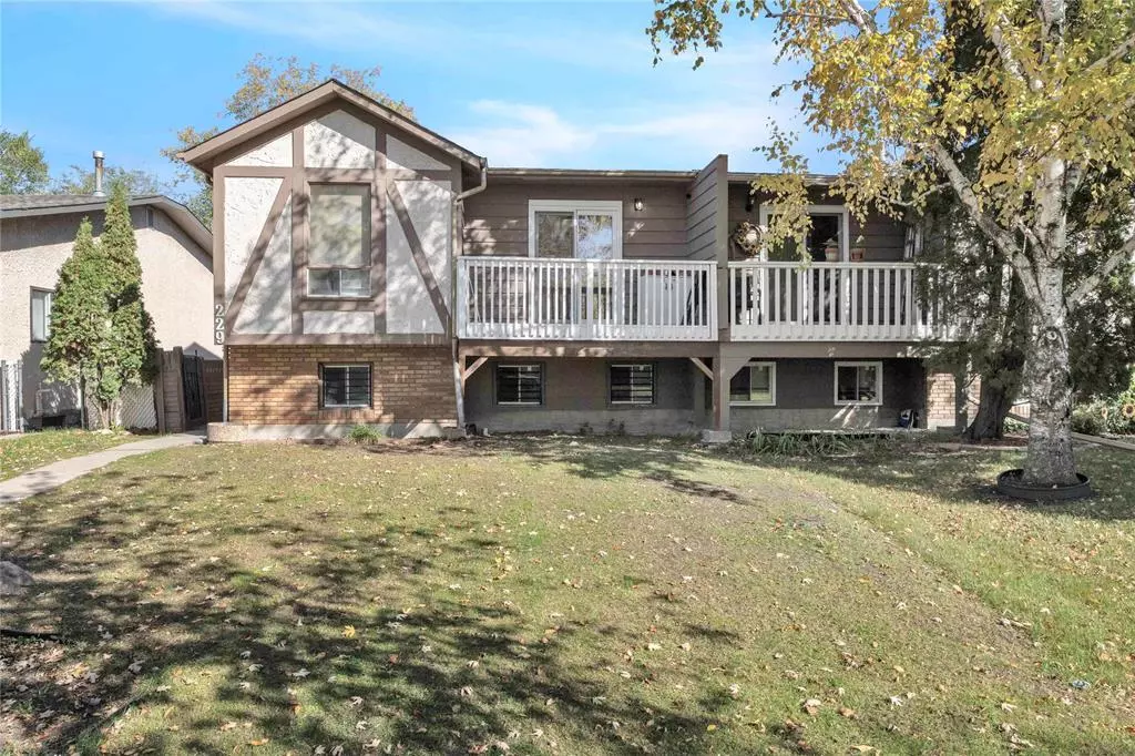 Winnipeg, MB R2G3A3,229 Red Oak Drive