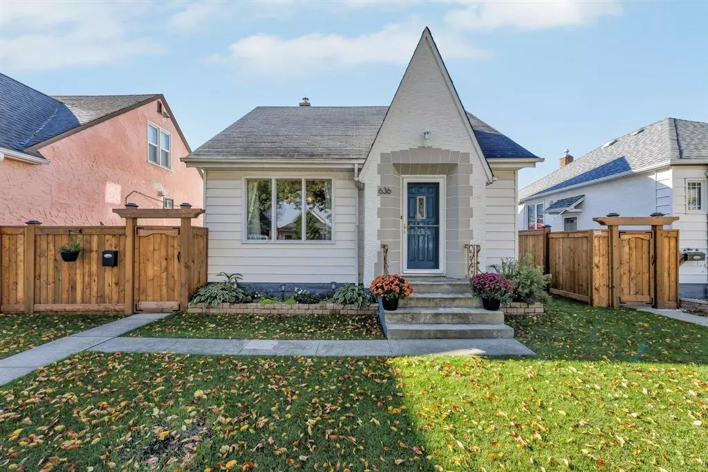 Winnipeg, MB R2W0Y8,636 Cathedral Avenue