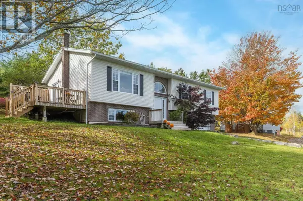 85 Knickle Road, Lunenburg, NS B0J2C0