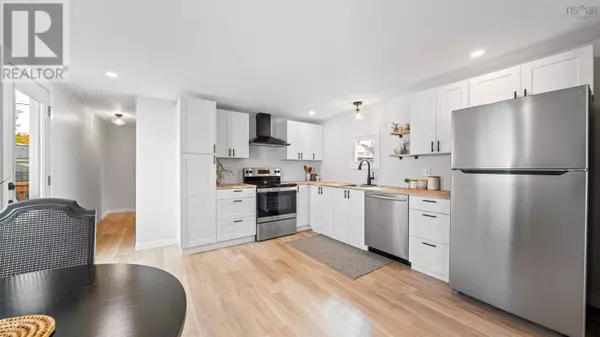 18 Earleton Avenue, Dartmouth, NS B2Y2A7