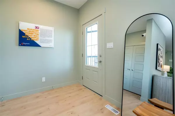 Winnipeg, MB R2V5K3,27 SKYLARK Lane