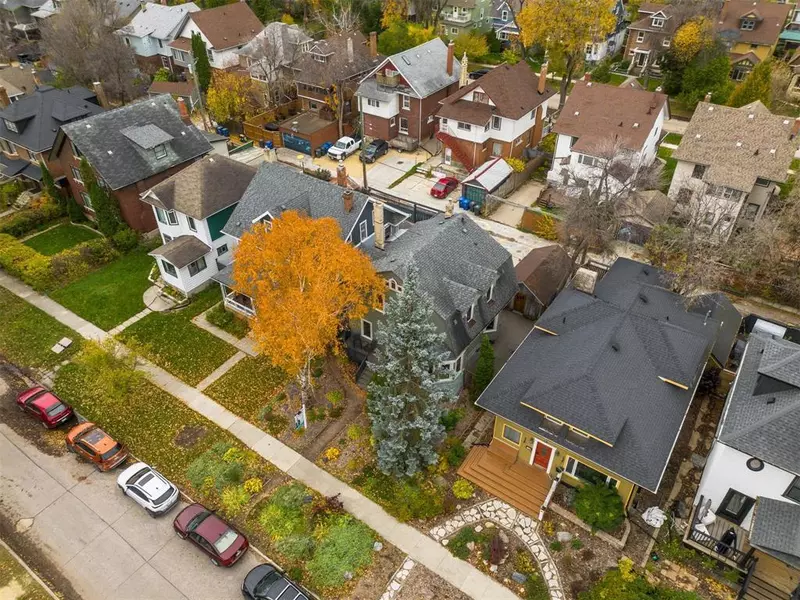 122 Canora Street, Winnipeg, MB R3G1S9