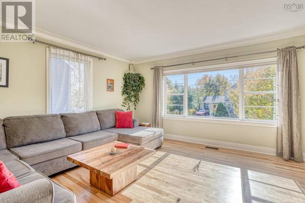 21 Lawnwood Avenue, Halifax, NS B3N1E6