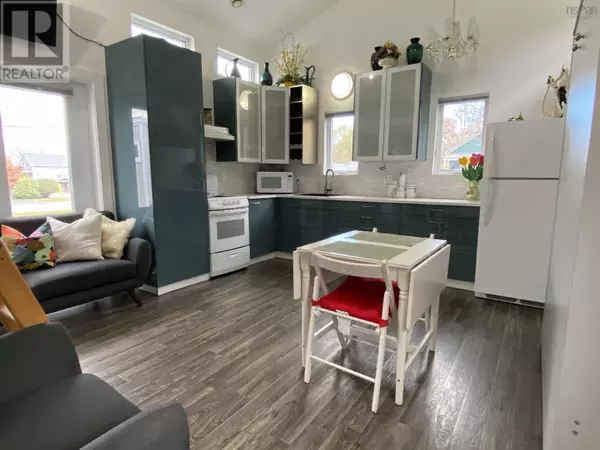 Liverpool, NS B0T1K0,52 Wolfe Street