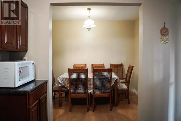 Halifax, NS B3R1P6,4 Lewis Street