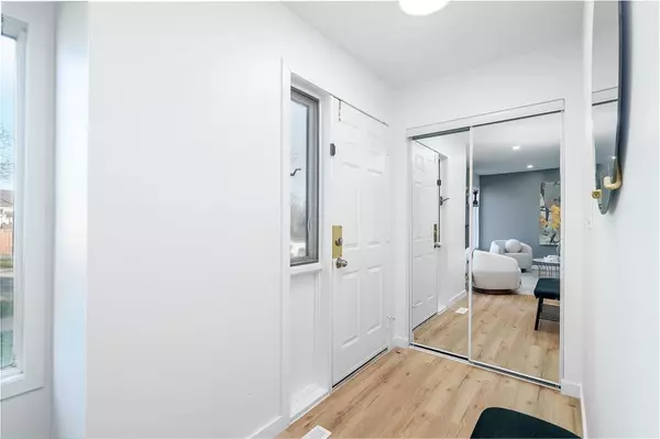Winnipeg, MB R2N2S5,555 Paddington Road