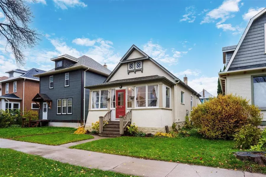 201 Aubrey Street, Winnipeg, MB R3G2H9