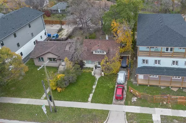 Winnipeg, MB R2M3N9,809 St Marys Road