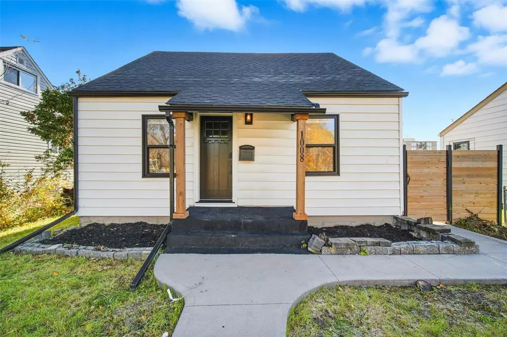 Winnipeg, MB R3M1S6,1008 Dudley Avenue