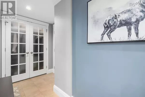 Halifax, NS B3M4C5,821 45 Vimy Avenue