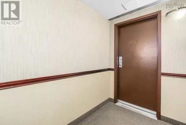 Halifax, NS B3M4C5,821 45 Vimy Avenue