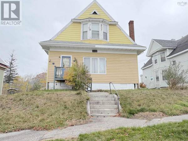 142 Mowatt Street, Shelburne, NS B0T1W0