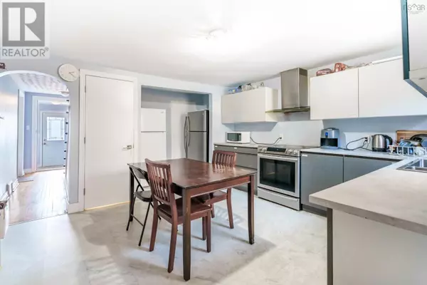 Halifax, NS B3M1X2,15 Forest Hill Drive