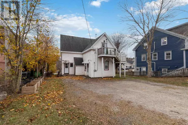 Mahone Bay, NS B0J2E0,499 Main Street