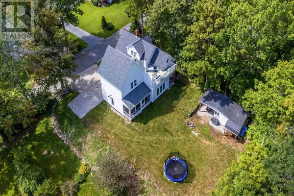 Mahone Bay, NS B0J2E0,16 Garden Lane