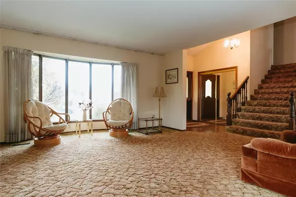 Winnipeg, MB R2P1B8,35 Sardelle Crescent