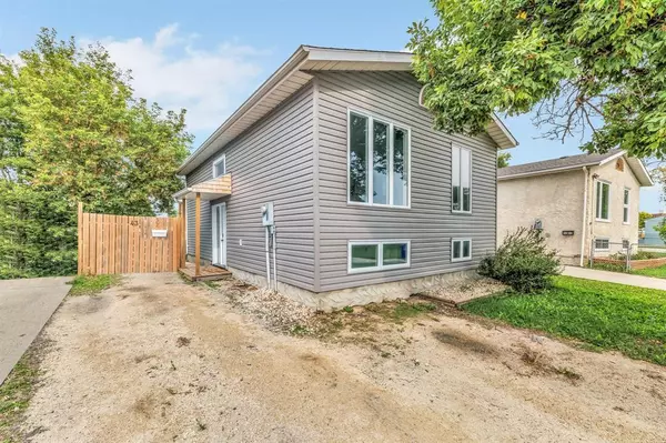 Winnipeg, MB R2W5N2,43 Giiwe Cove