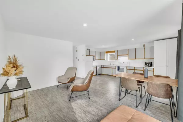 Winnipeg, MB R2W5N2,43 Giiwe Cove