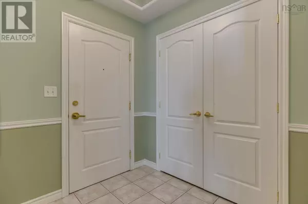 Halifax, NS B3S1R9,114 Regency Park DR #409