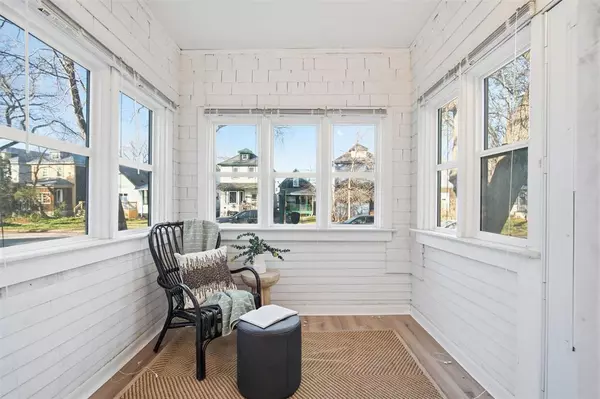 Winnipeg, MB R3L0N6,476 Hethrington Avenue