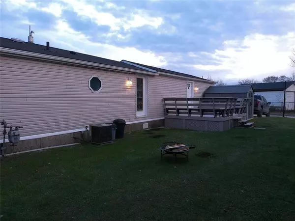 Lorette, MB R5K1A7,11 412 Seine Avenue