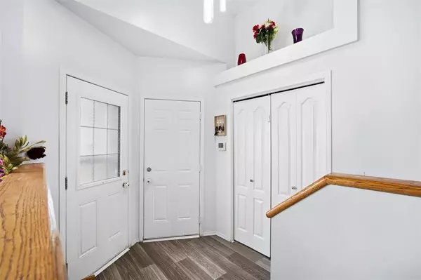 Winnipeg, MB R3T6E1,30 Wayfield Drive