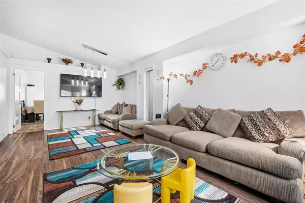 Winnipeg, MB R3T6E1,30 Wayfield Drive