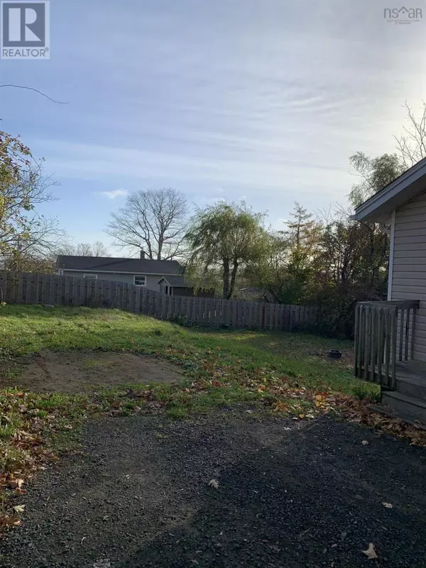 Digby, NS B0V1A0,86 Third Avenue