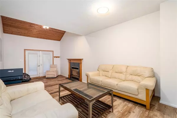 Winnipeg, MB R2Y1G7,48 151 Greenway Crescent