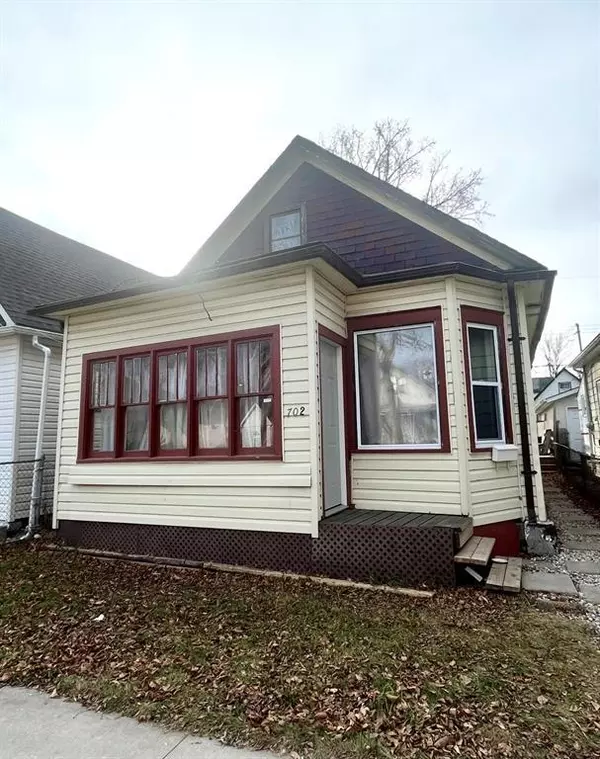 702 Boyd Avenue, Winnipeg, MB R2W1R5