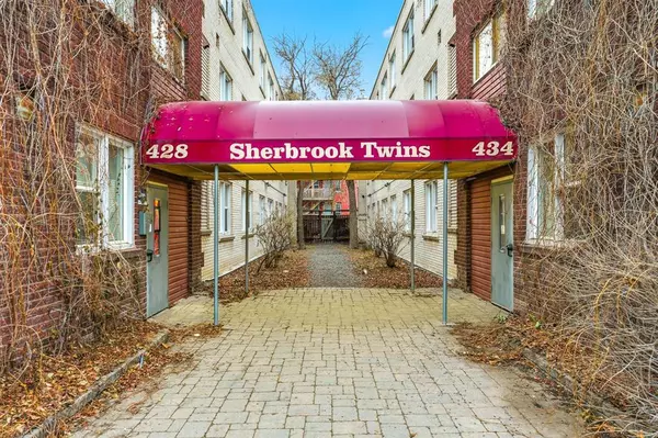 Winnipeg, MB R3B2W5,22 434 Sherbrook Street