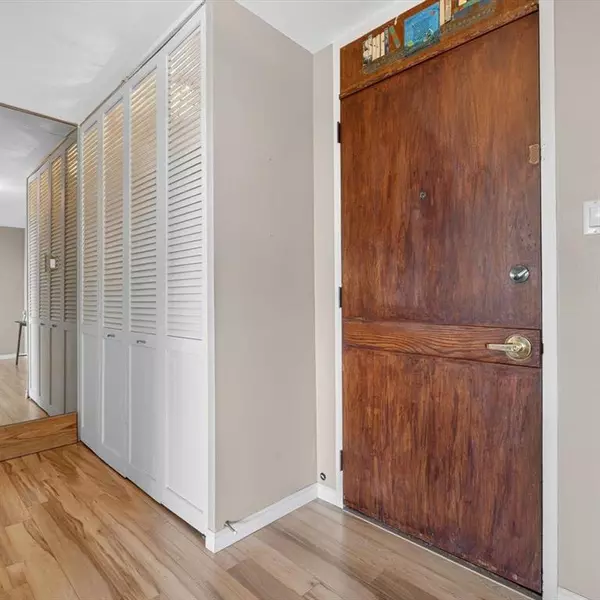 Winnipeg, MB R3M0A2,507 99 Wellington Crescent