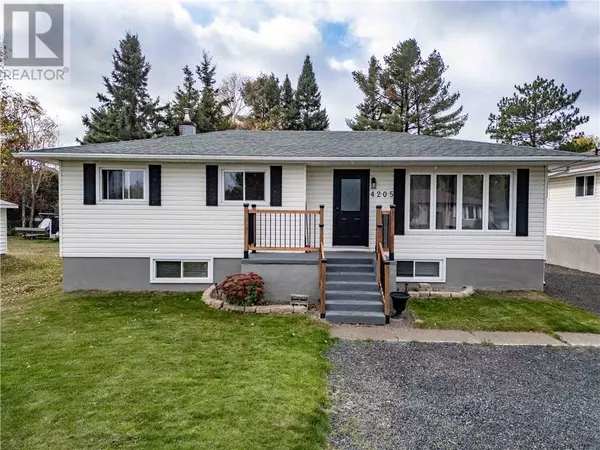 4205 Frost Avenue, Hanmer, ON P3P1E3