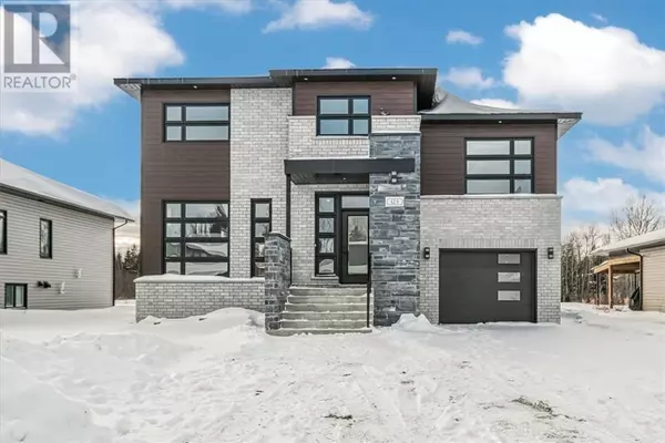 123 Hollybrook Crescent, Azilda, ON P0M1B0